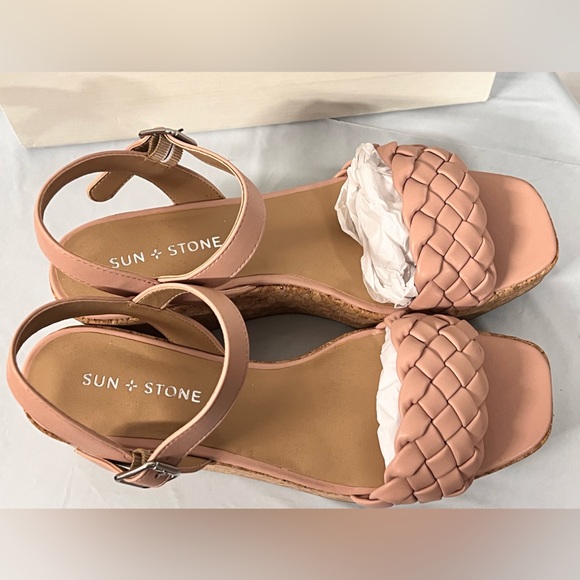 💥3/$30💥NIB - Sun + Stone Allvina Faux Leather Wedge Sandal in Blush - Size 9.5 - Picture 5 of 12